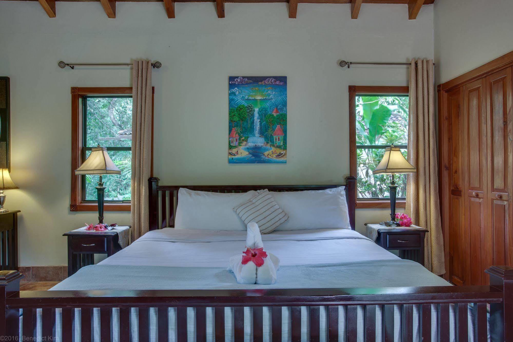 Mystic River Resort San Ignacio Bagian luar foto