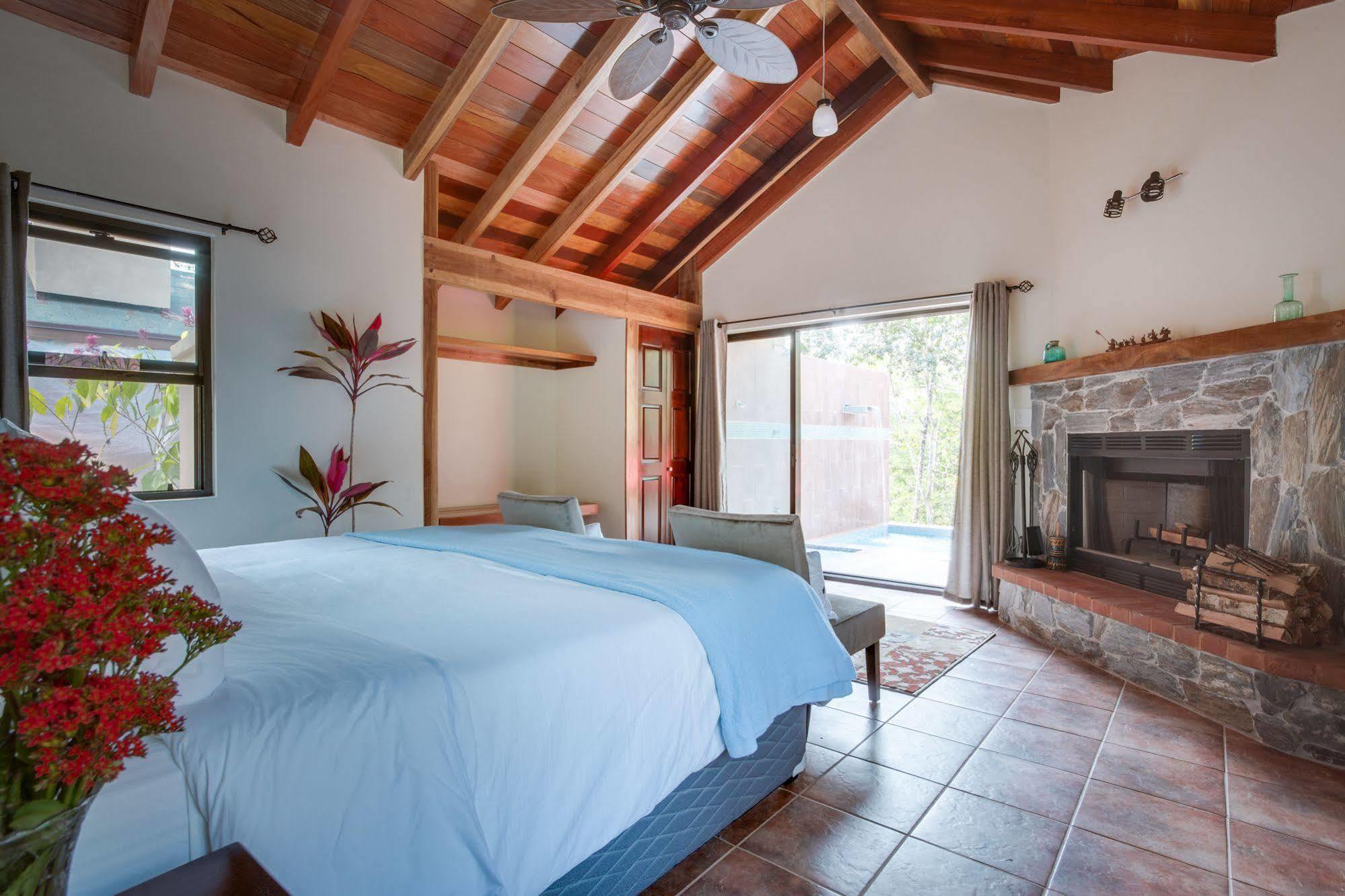 Mystic River Resort San Ignacio Bagian luar foto
