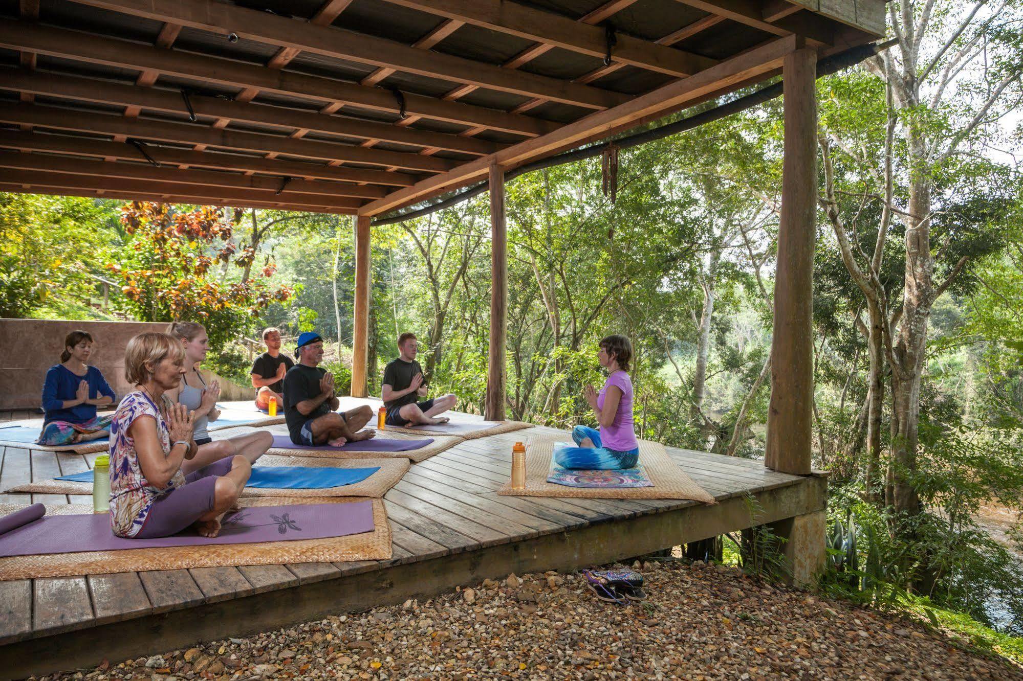 Mystic River Resort San Ignacio Bagian luar foto