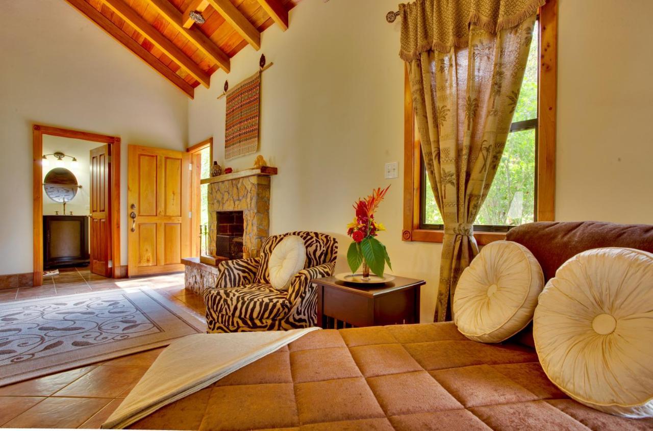 Mystic River Resort San Ignacio Bagian luar foto